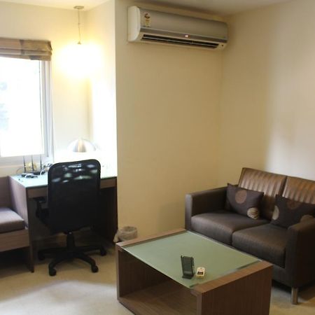 The Lotus Apartment Hotel, Venkatraman Street Madrás Exterior foto
