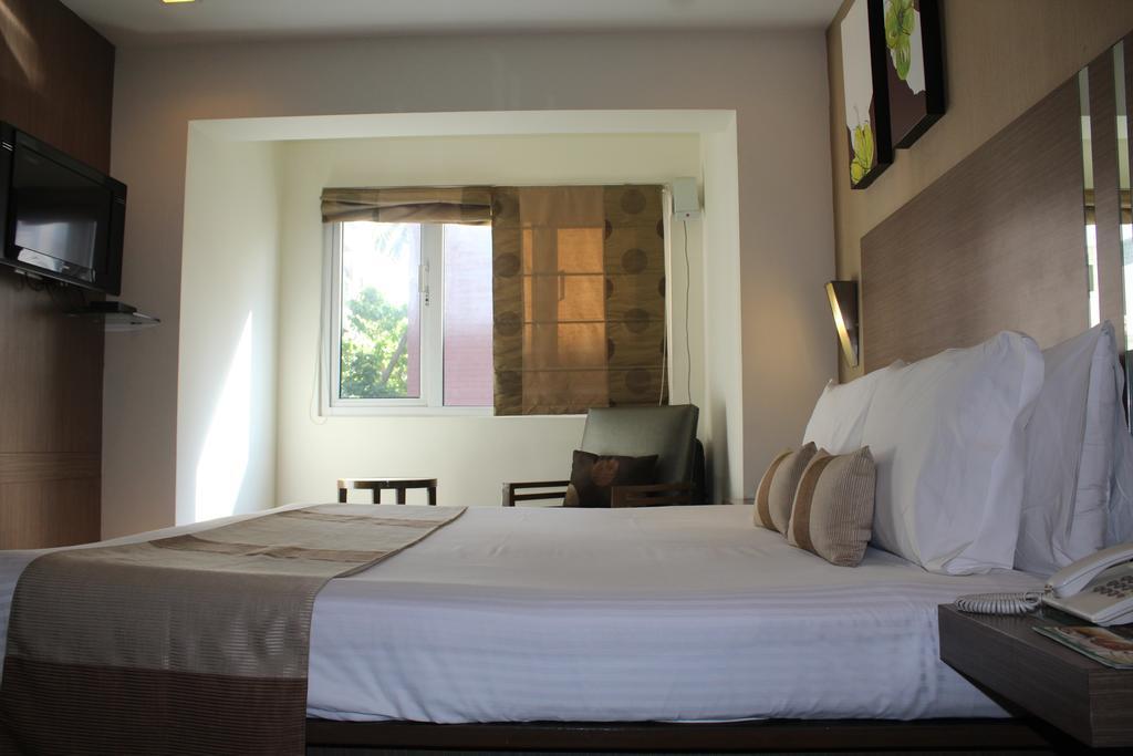 The Lotus Apartment Hotel, Venkatraman Street Madrás Exterior foto