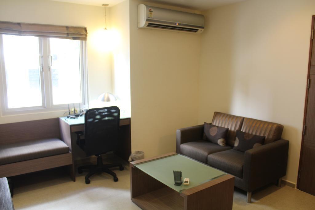 The Lotus Apartment Hotel, Venkatraman Street Madrás Exterior foto
