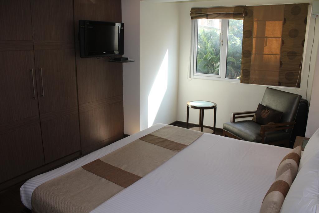The Lotus Apartment Hotel, Venkatraman Street Madrás Exterior foto