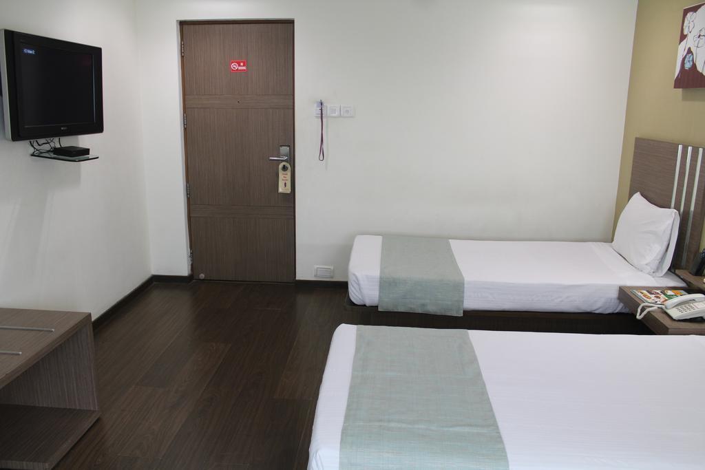 The Lotus Apartment Hotel, Venkatraman Street Madrás Exterior foto