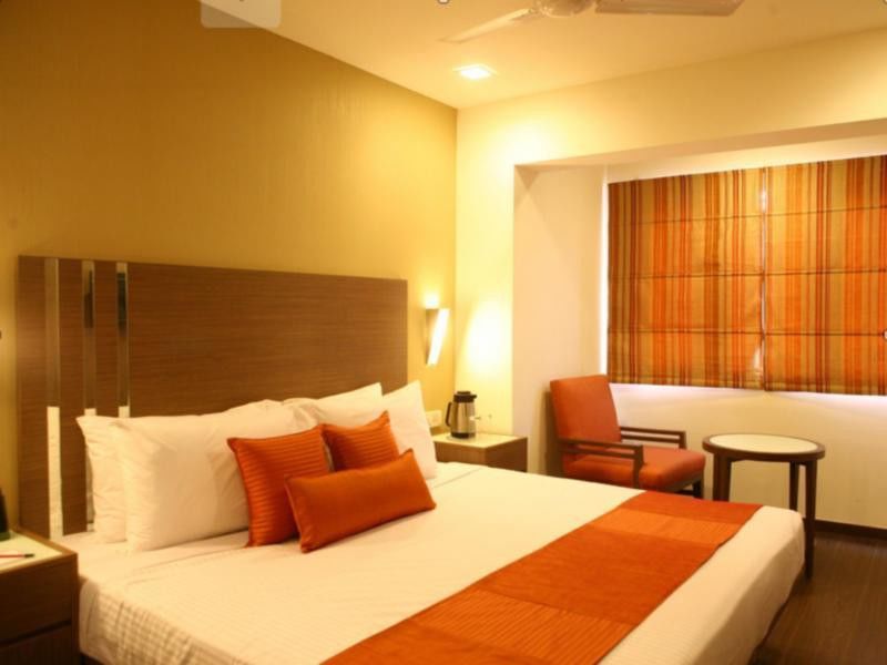 The Lotus Apartment Hotel, Venkatraman Street Madrás Exterior foto