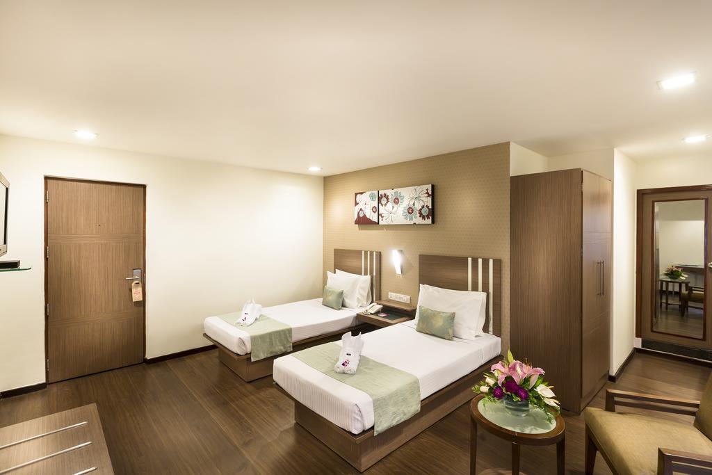 The Lotus Apartment Hotel, Venkatraman Street Madrás Exterior foto