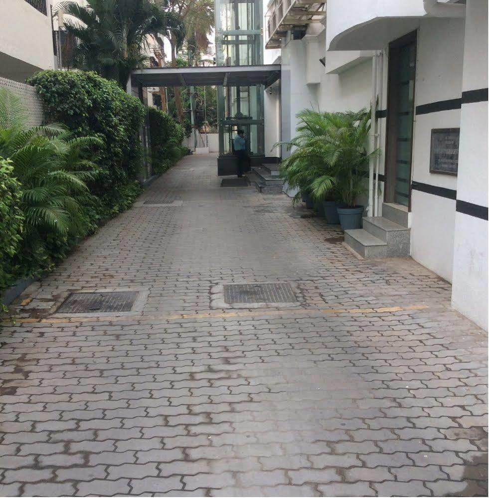 The Lotus Apartment Hotel, Venkatraman Street Madrás Exterior foto